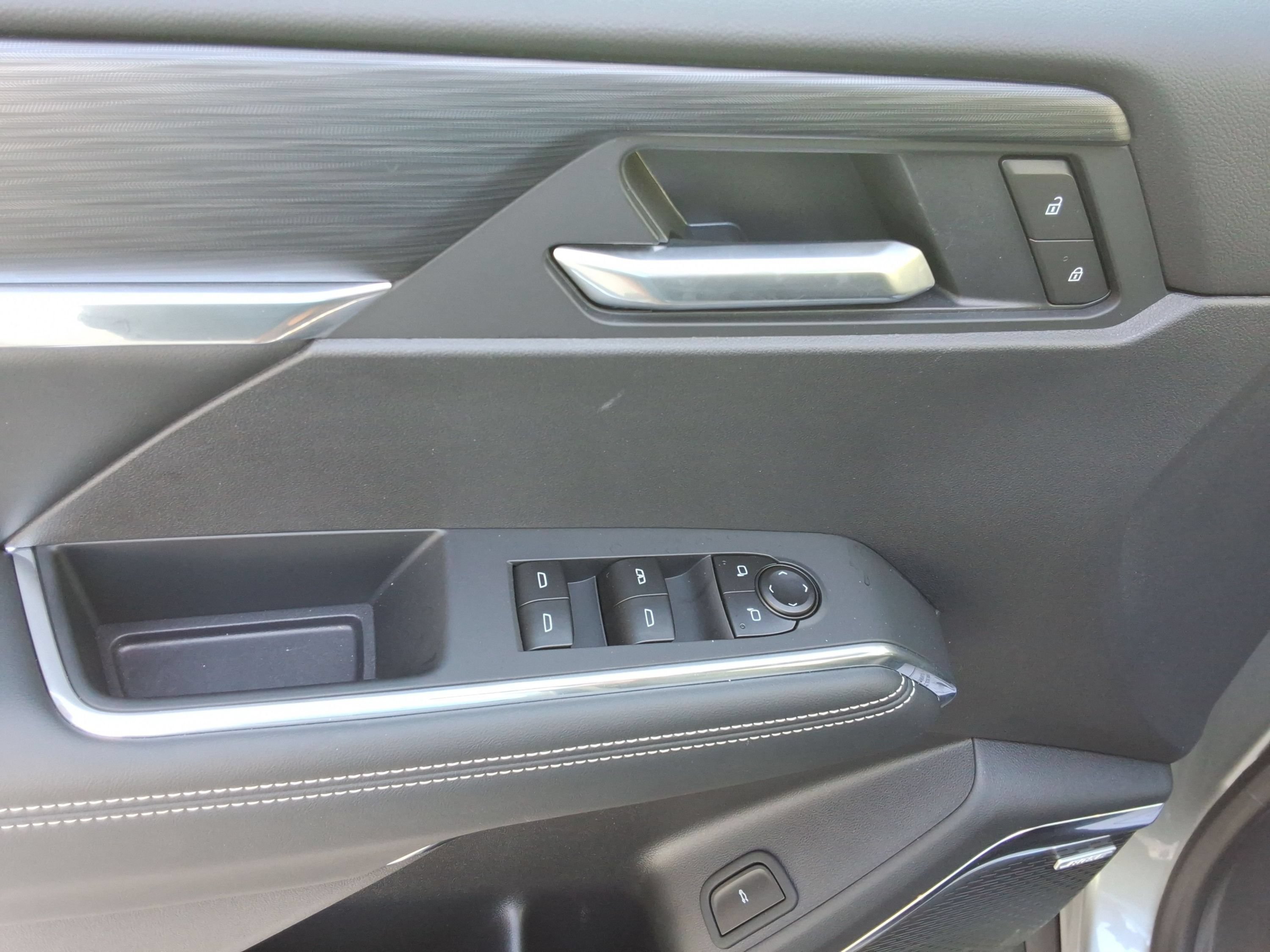 Used 2026 GMC Acadia Elevation FWD image 22