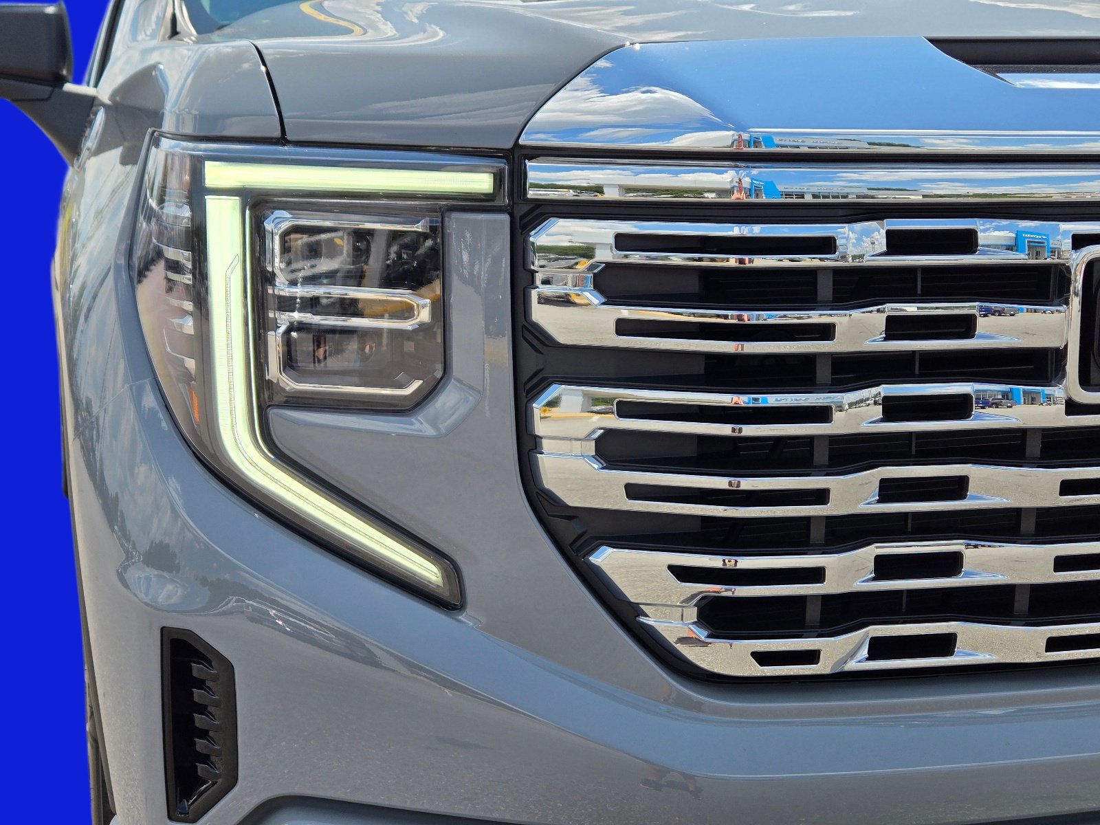 Used 2025 GMC Sierra 1500 Denali w/ Denali Reserve Package AWD/4WD image 3
