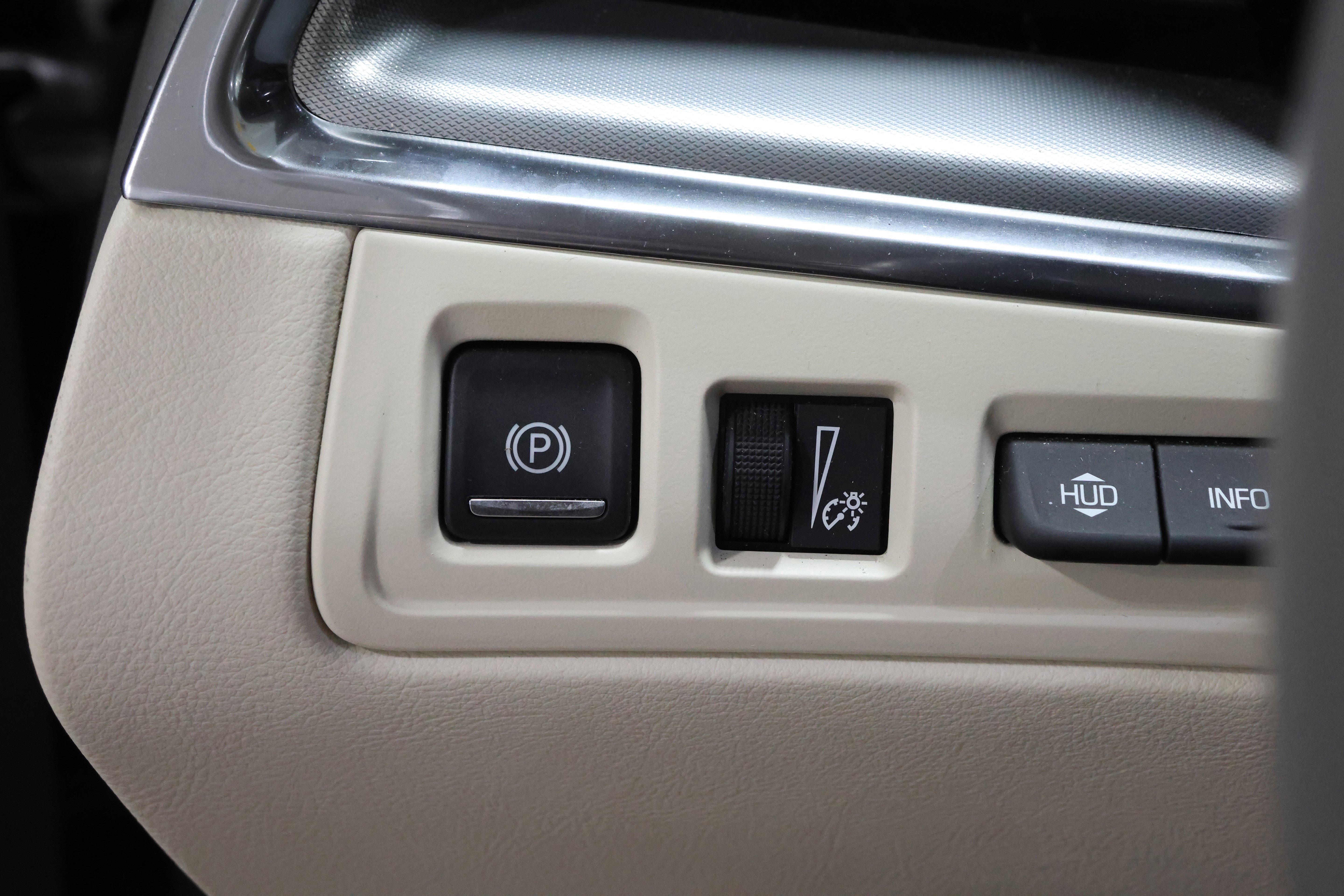 Used 2020 Cadillac XT5 Premium Luxury image 15