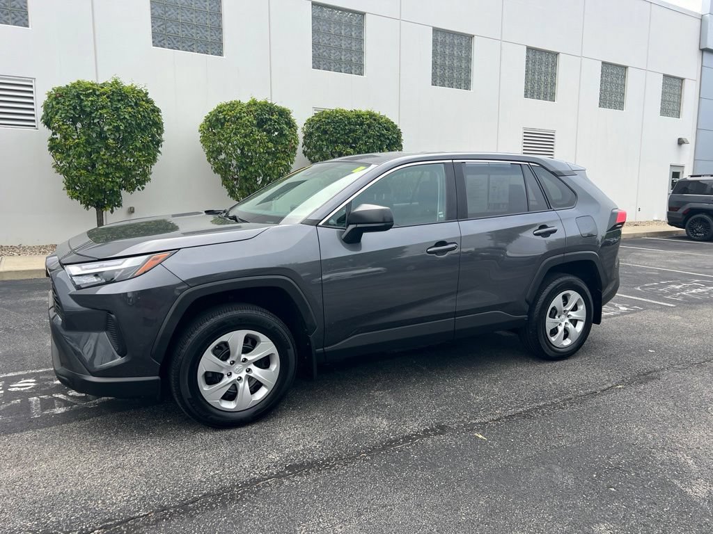 Used 2023 Toyota RAV4 LE AWD/4WD image 2