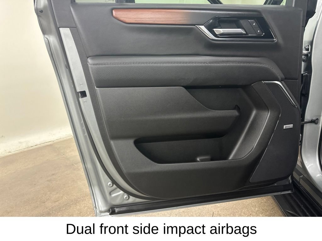 Used 2025 GMC Yukon XL Denali AWD/4WD image 36