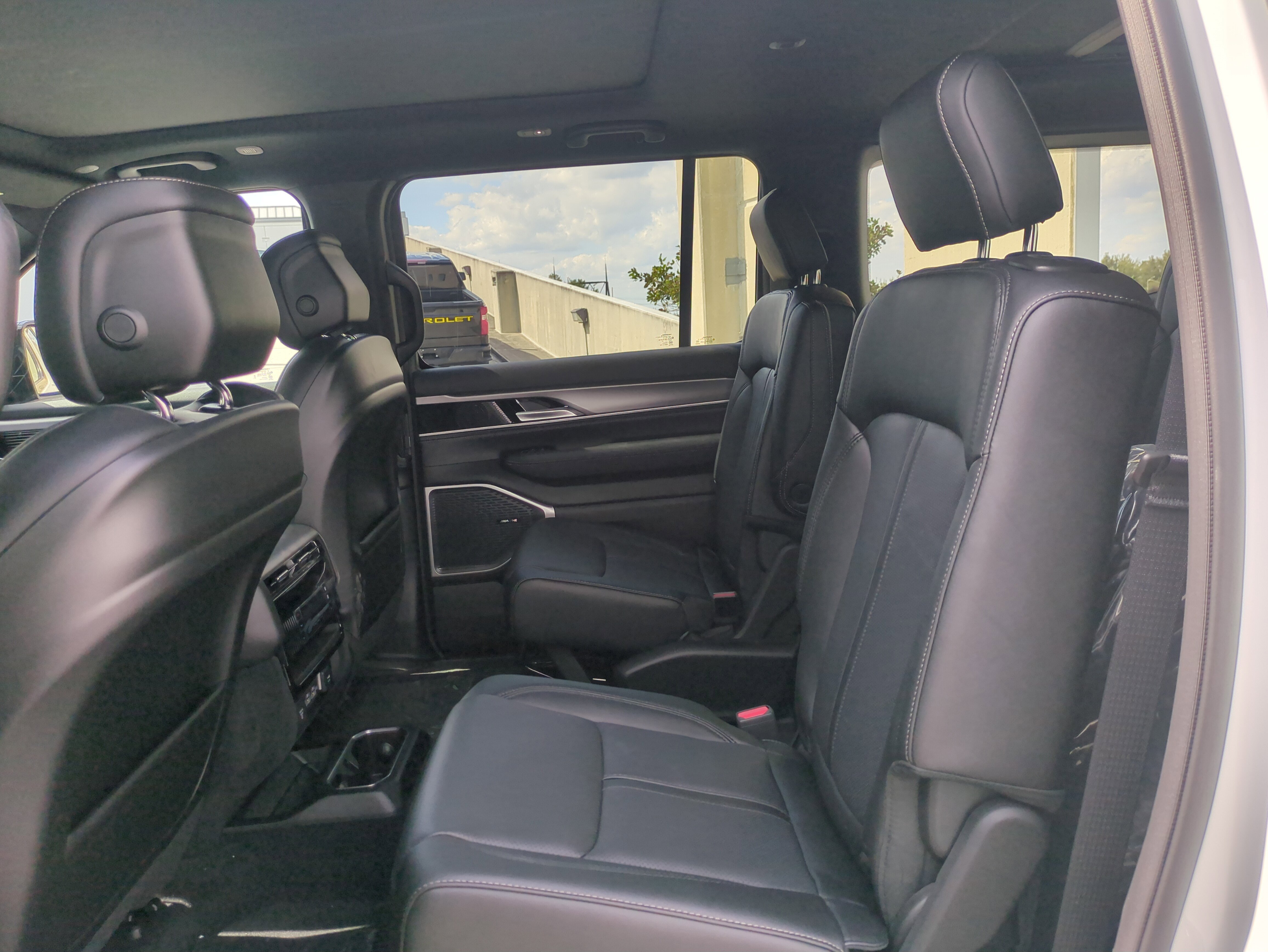 New 2025 Jeep Wagoneer Series II w/ Premium Group I image 15