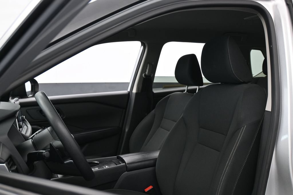 Used 2024 Nissan Rogue S FWD image 10