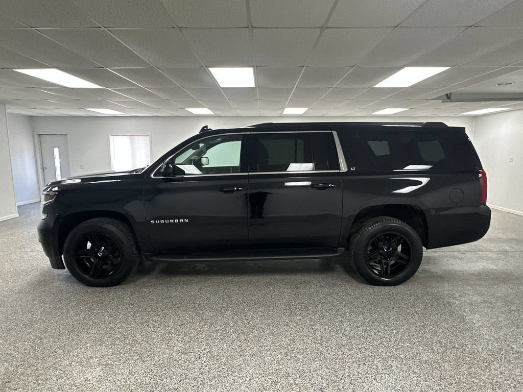 Used 2016 Chevrolet Suburban LT w/ Luxury Package AWD/4WD image 5
