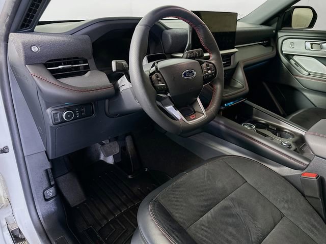 Used 2025 Ford Explorer ST RWD image 10