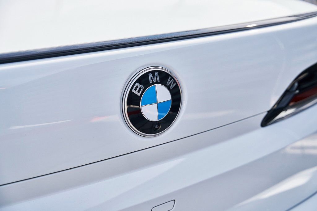 Used 2025 BMW 760i xDrive w/ Premium Package image 10