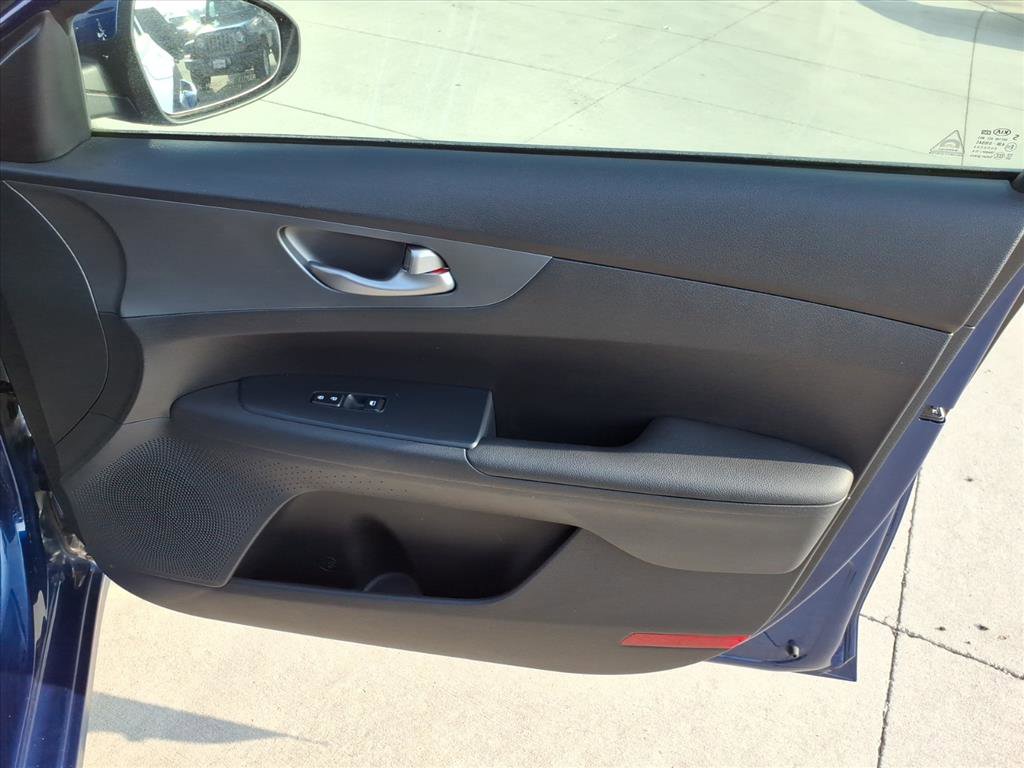 Used 2020 Kia Forte LXS FWD image 18