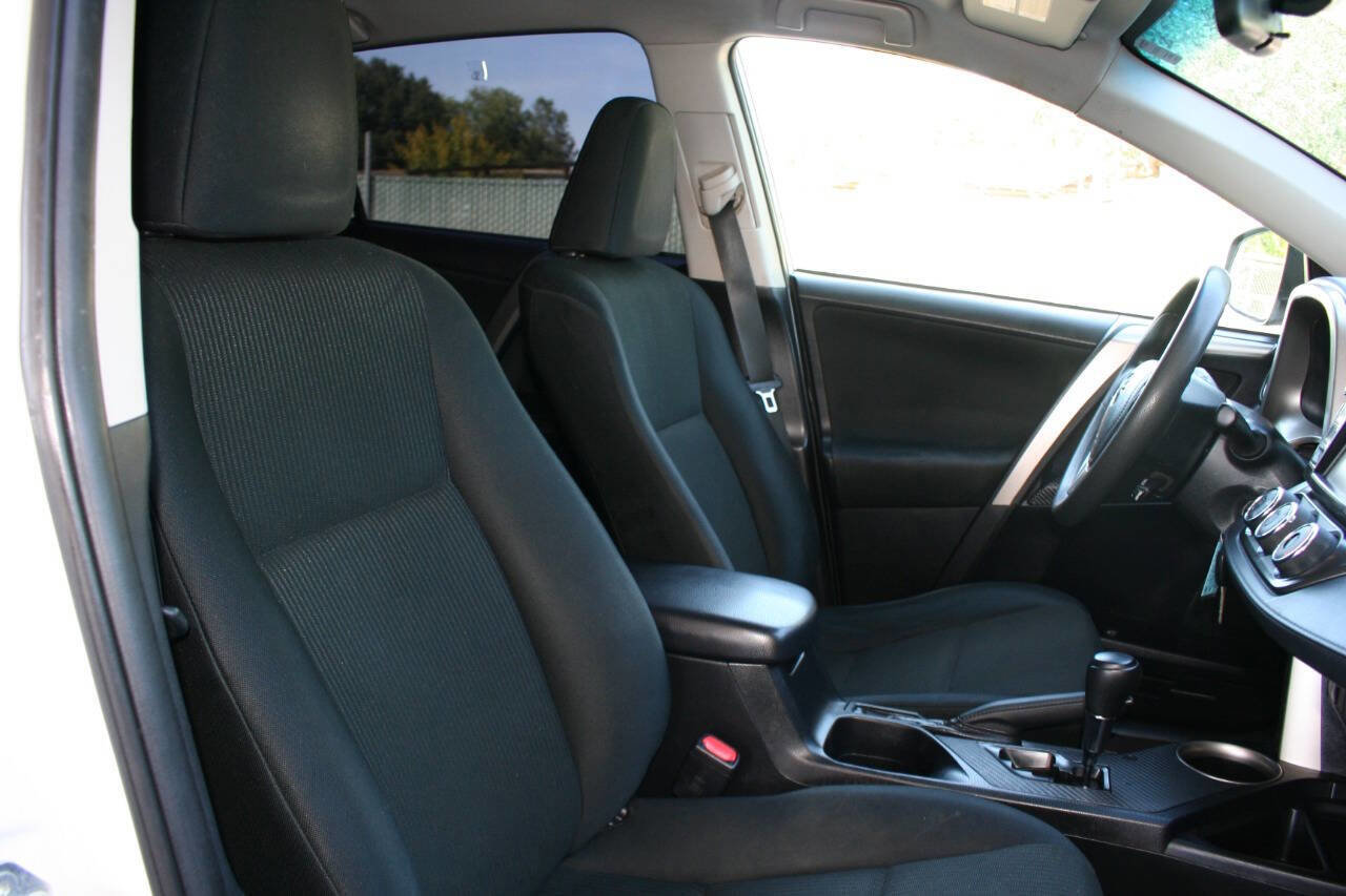 Used 2014 Toyota RAV4 LE AWD/4WD image 26