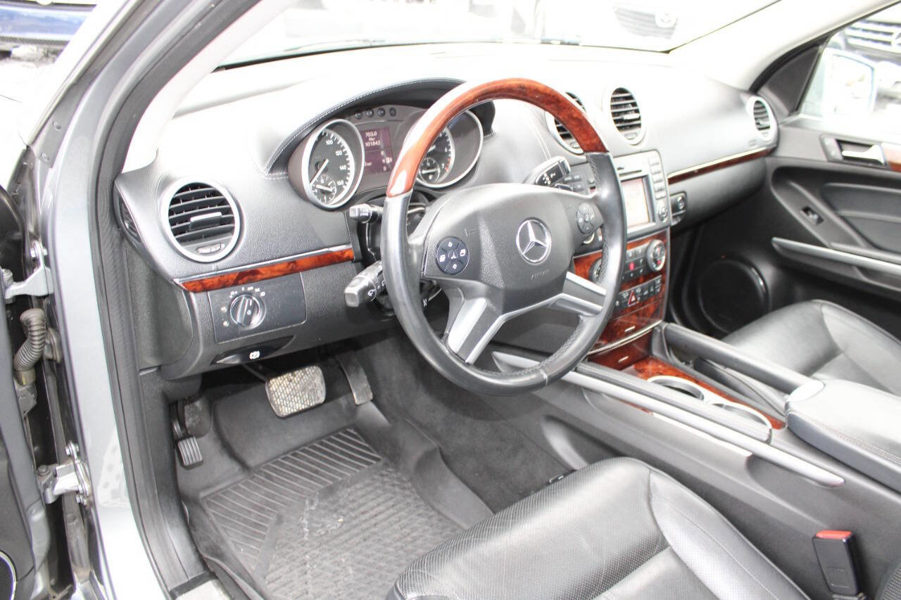 Used 2012 Mercedes-Benz GL 550 GL 550 4MATIC AWD 4dr SUV image 13
