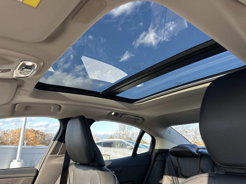 Used 2020 Volvo S60 T6 Momentum image 25