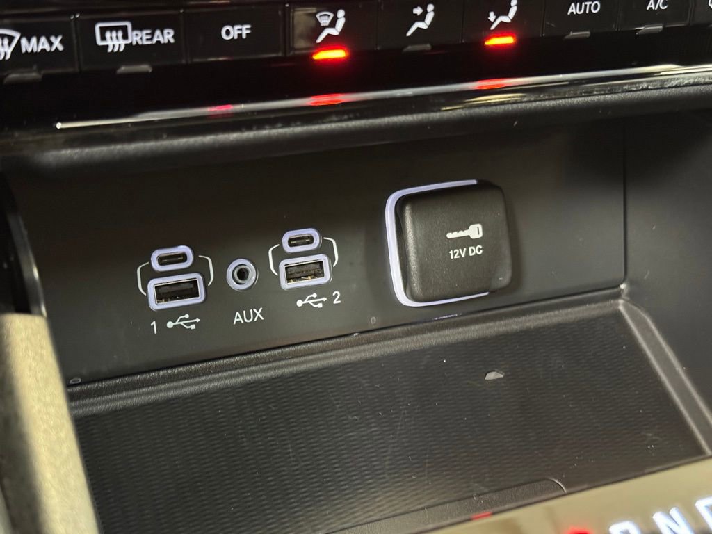 Used 2025 Jeep Grand Cherokee Laredo X w/ Luxury Tech Group I image 37