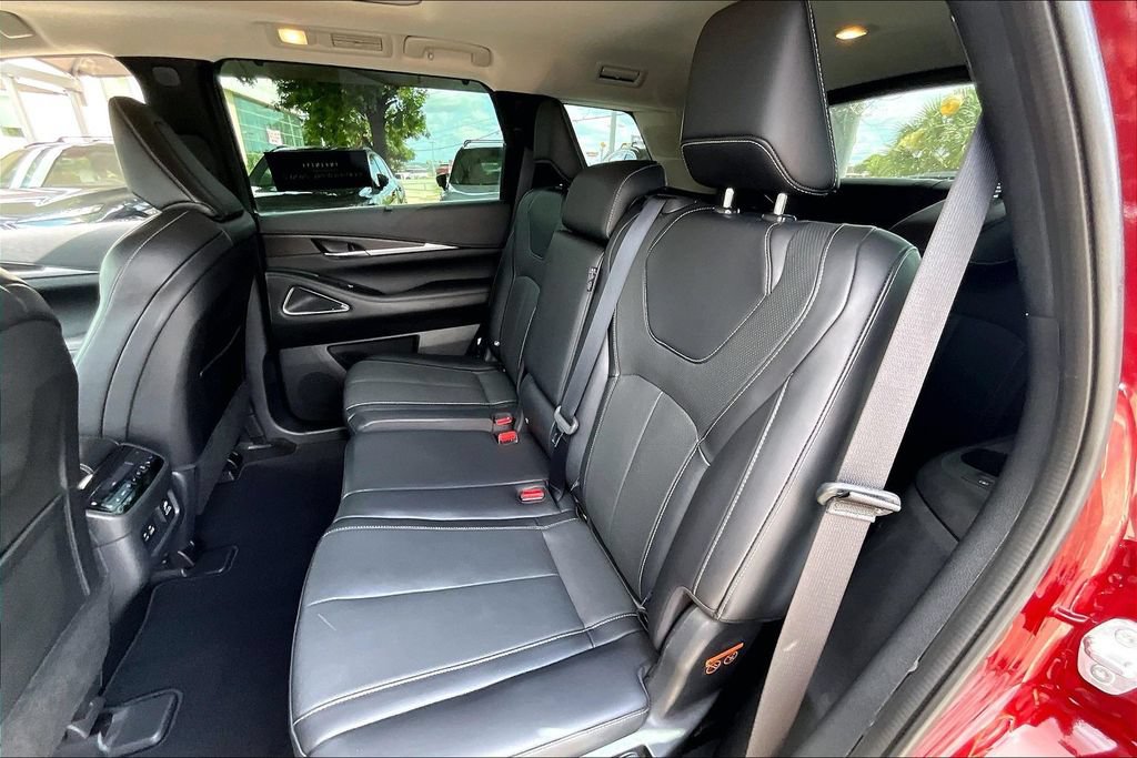Certified 2023 INFINITI QX60 Sensory w/ Cargo Package FWD image 37