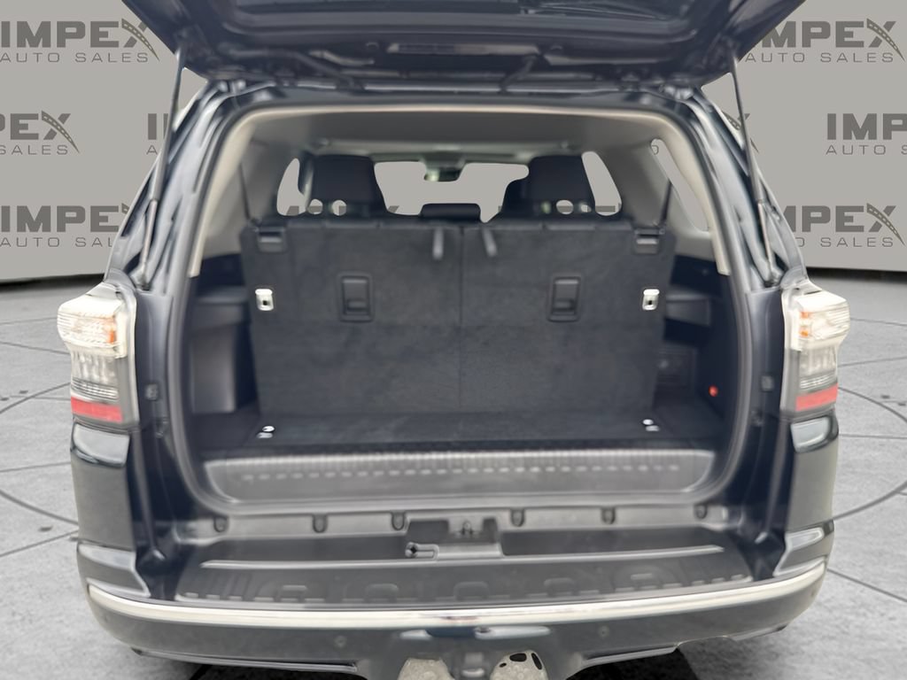 Used 2024 Toyota 4Runner Limited AWD/4WD image 31