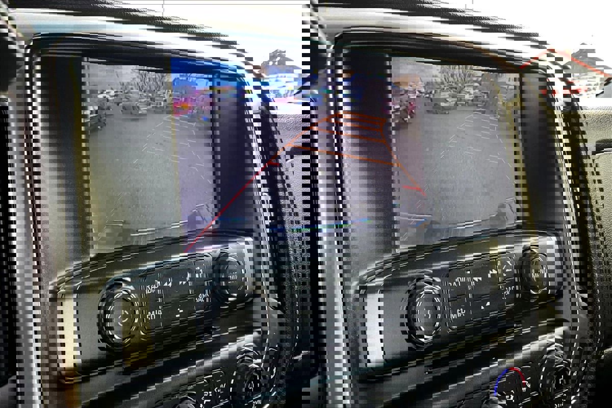 Used 2014 Chevrolet Silverado 1500 LTZ AWD/4WD image 15