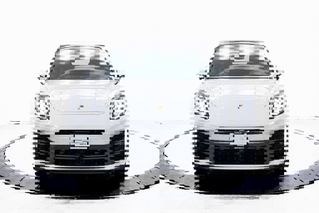 Certified 2024 Porsche Panamera 4 image 10