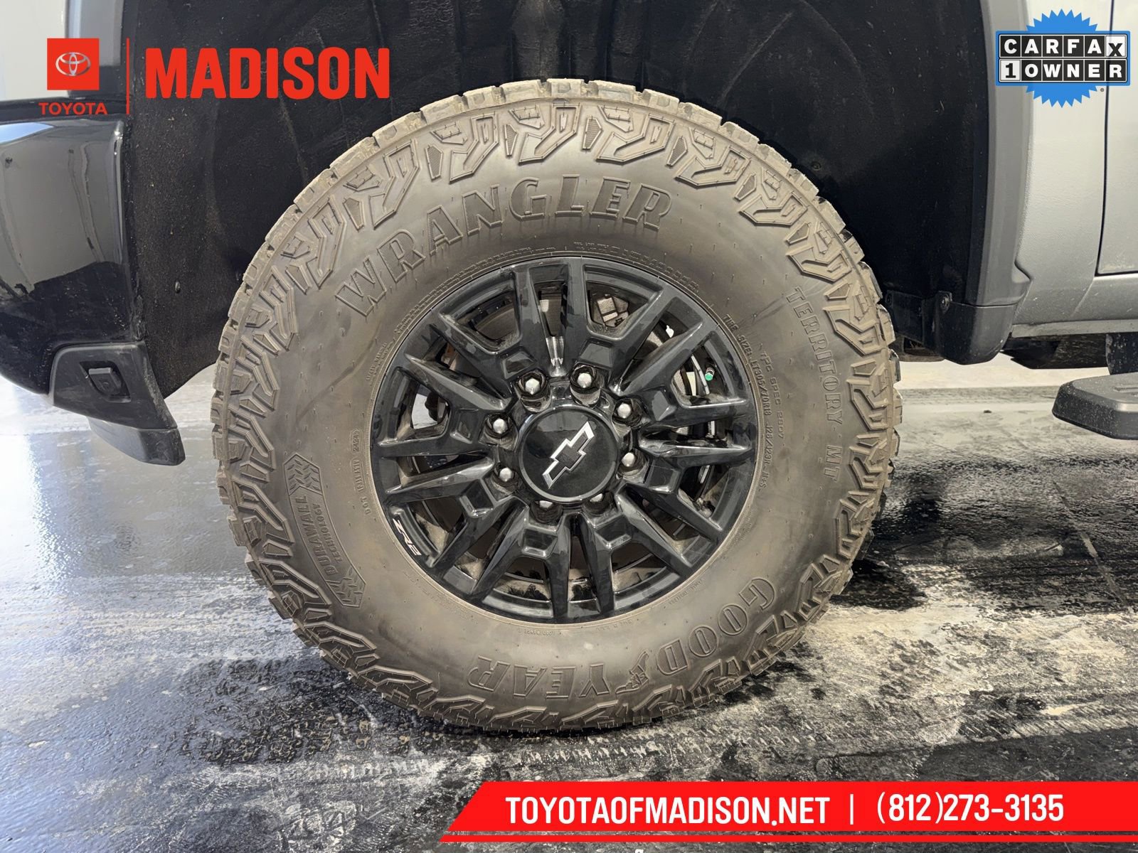 Used 2025 Chevrolet Silverado 2500 ZR2 w/ Technology Package image 6