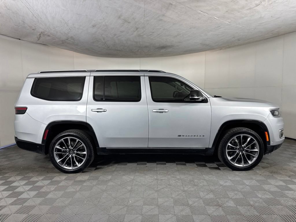 Certified 2023 Jeep Wagoneer Series III w/ Premium Group I AWD/4WD image 4