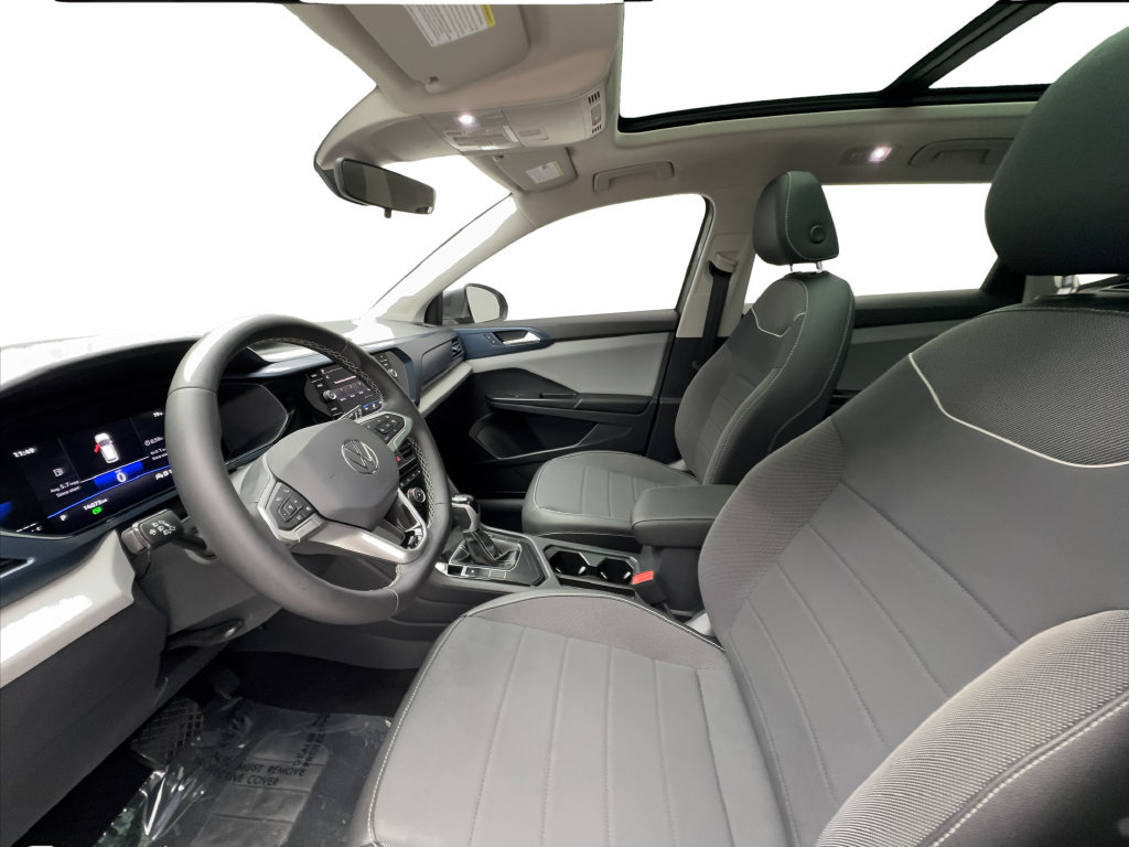 Used 2023 Volkswagen Taos SE w/ Panoramic Sunroof Package FWD image 22