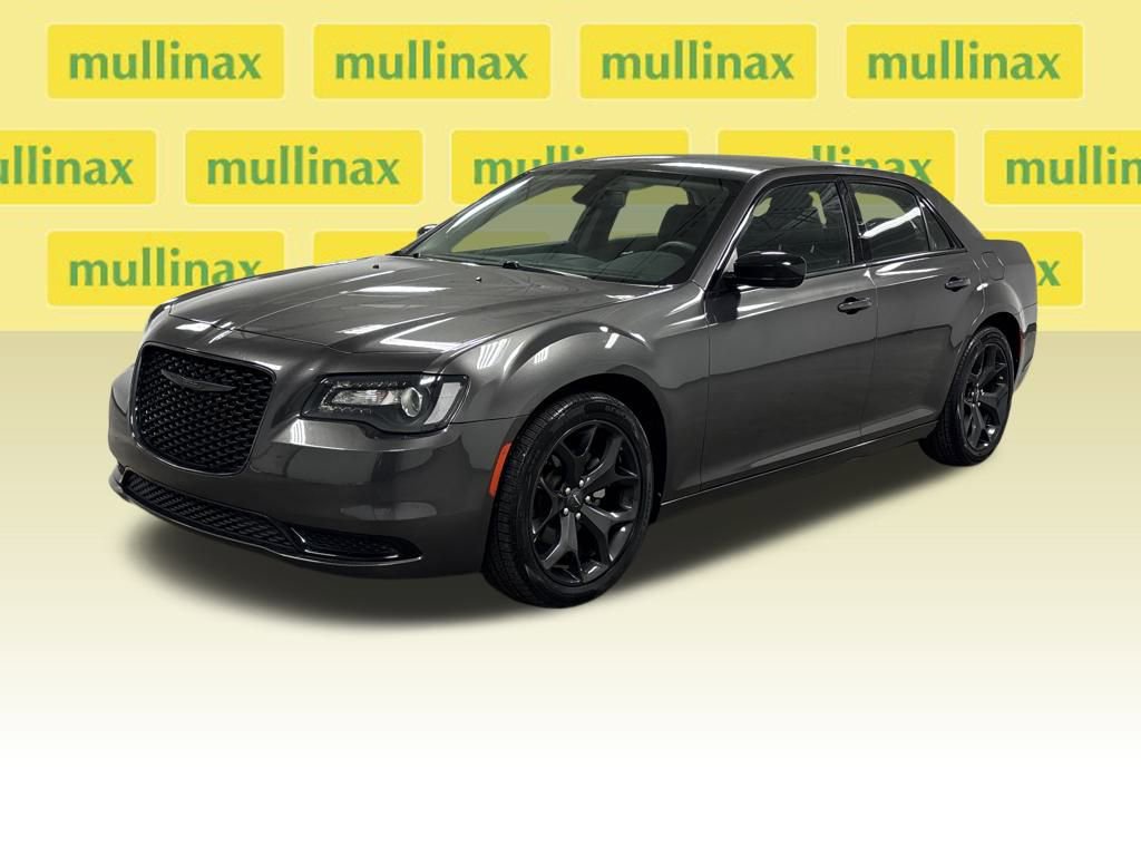 Used 2022 Chrysler 300 Touring w/ Sport Appearance Package image 8