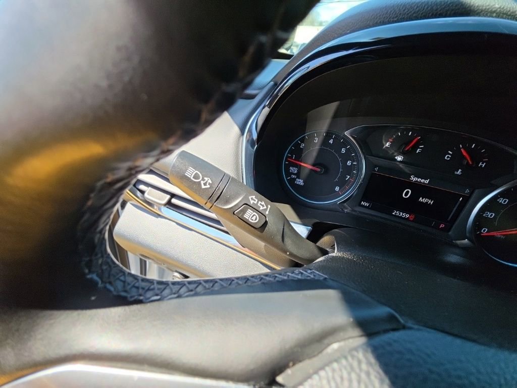 Used 2023 Chevrolet Traverse LT image 14