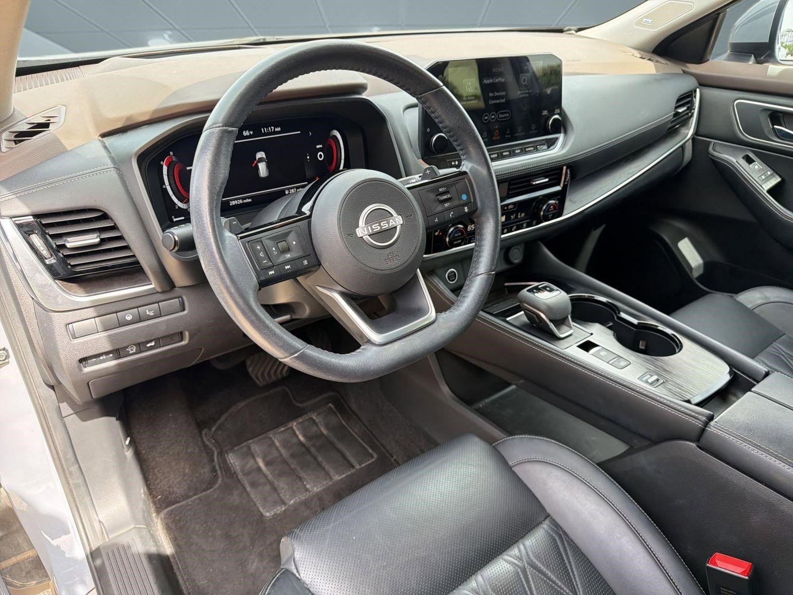 Used 2023 Nissan Rogue Platinum w/ Platinum Premium Package image 4