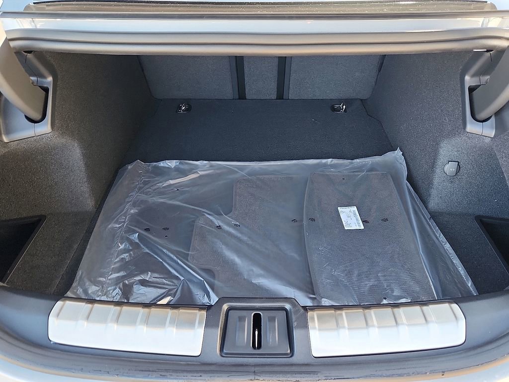 New 2026 Porsche Taycan image 23