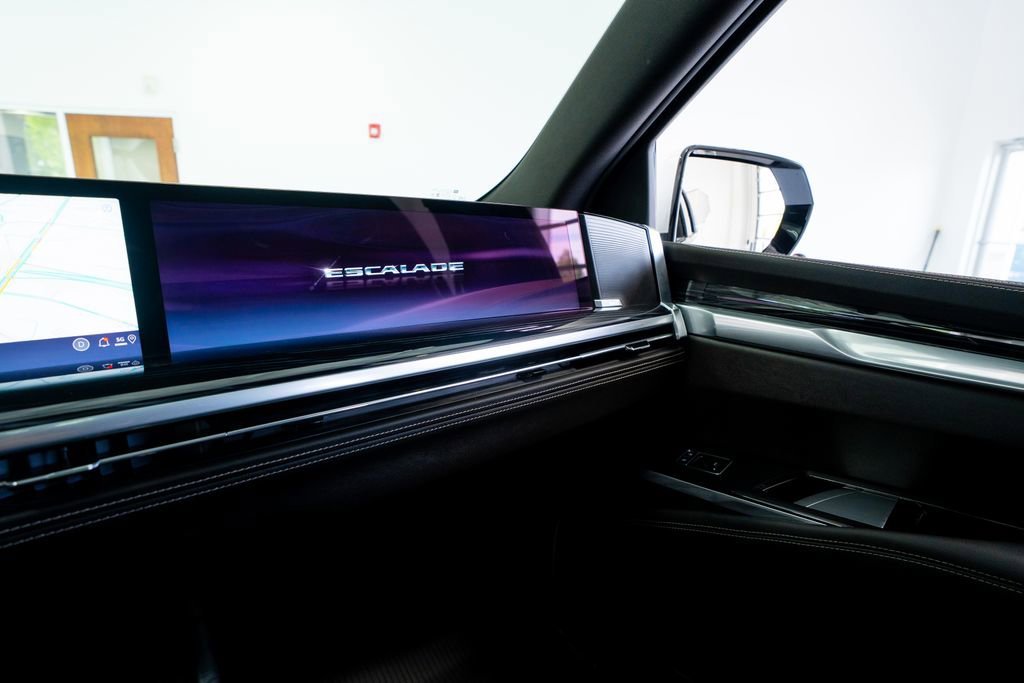 Used 2025 Cadillac Escalade ESV Sport w/ LPO, ONYX Package image 47