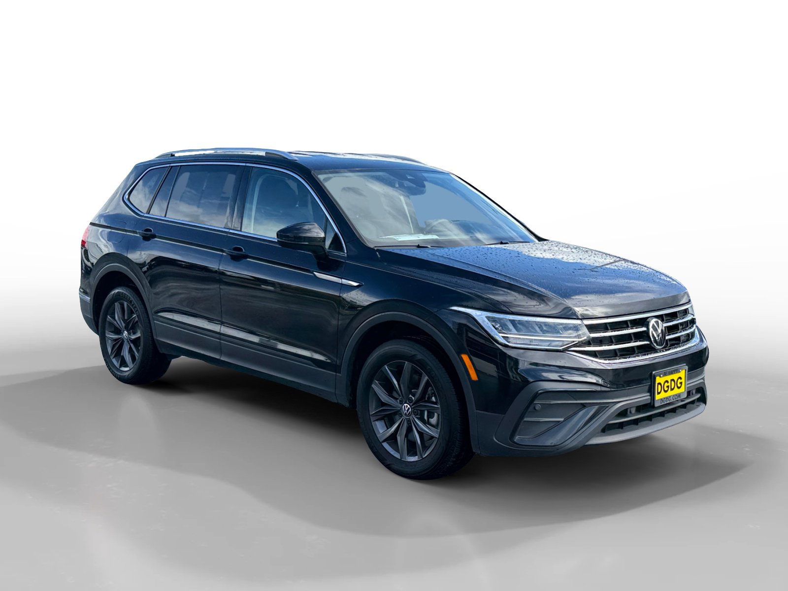 Certified 2023 Volkswagen Tiguan SE image 7