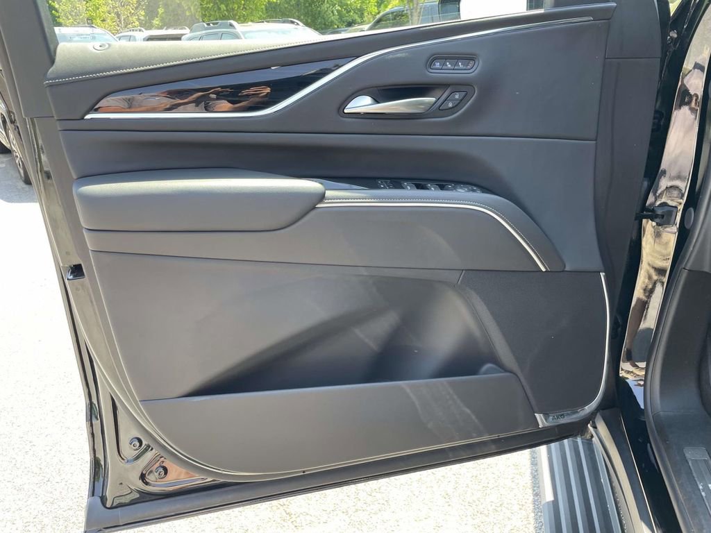 Used 2024 Cadillac Escalade Sport w/ LPO, ONYX Package image 15