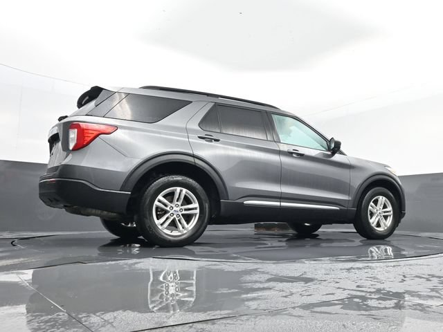 Used 2023 Ford Explorer XLT AWD/4WD image 26