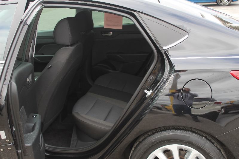 Used 2022 Hyundai Accent SEL image 11