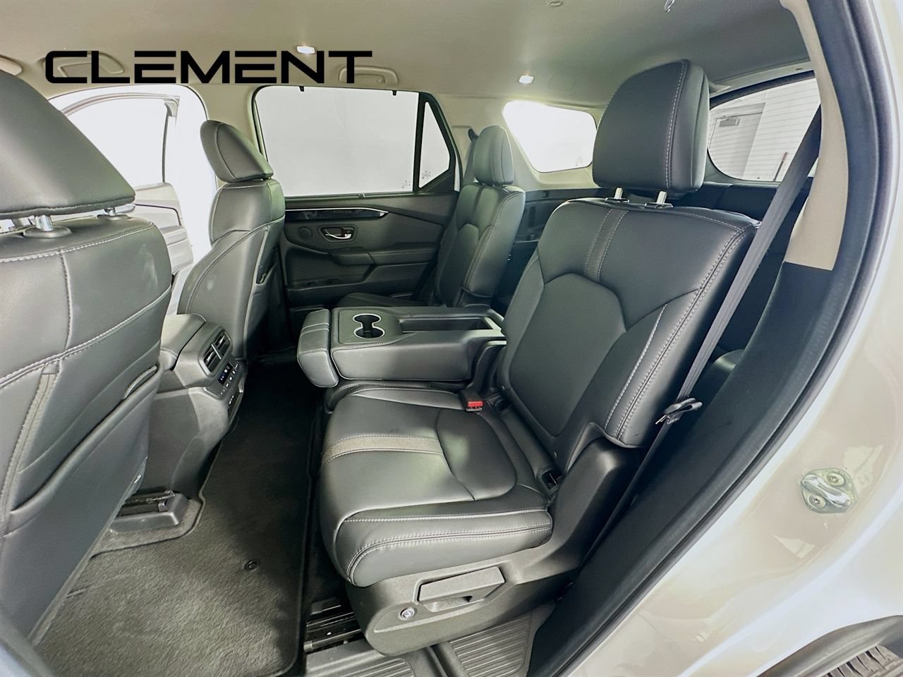 Used 2025 Honda Pilot EX-L image 31