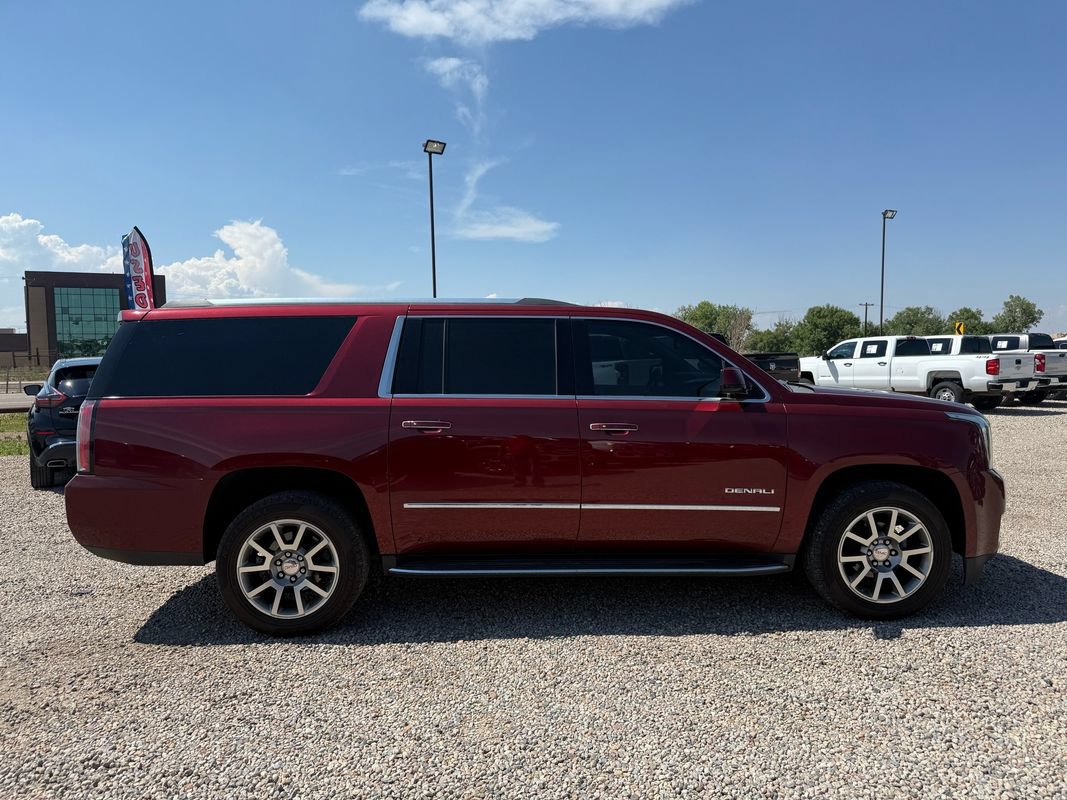 Used 2020 GMC Yukon XL Denali AWD/4WD image 12