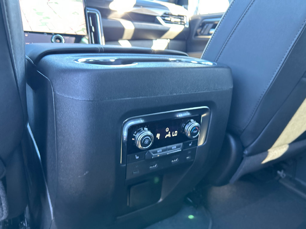New 2026 GMC Yukon Elevation w/ Elevation Premium Package AWD/4WD image 34
