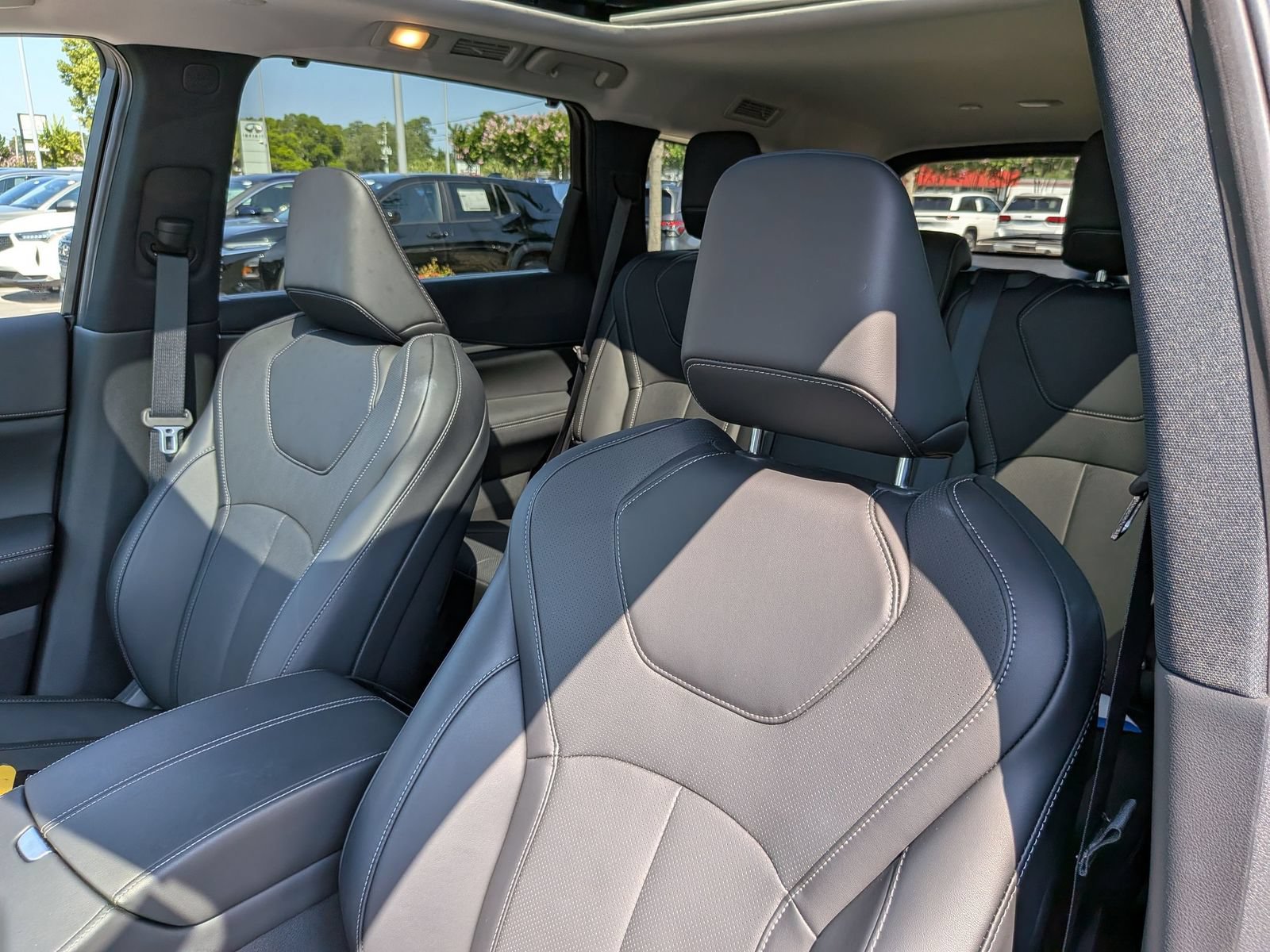 Used 2026 INFINITI QX60 Luxe w/ Cargo Package FWD image 15