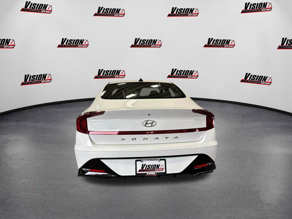 Used 2023 Hyundai Sonata SEL w/ Preferred Accessory Package image 6