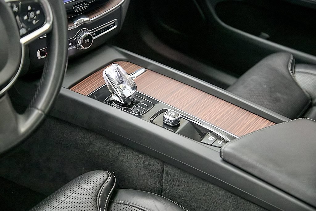 Certified 2023 Volvo XC60 B6 Ultimate AWD/4WD image 16