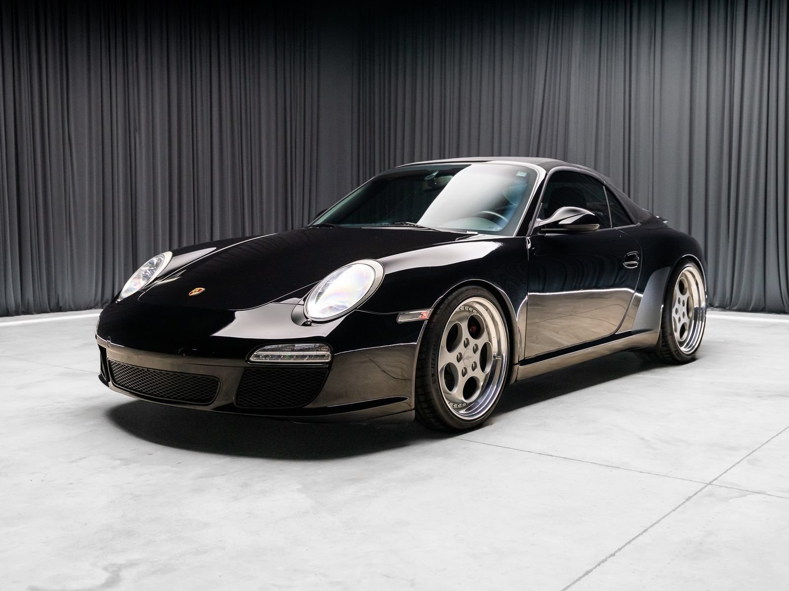 Used 2009 Porsche 911 Cabriolet image 25