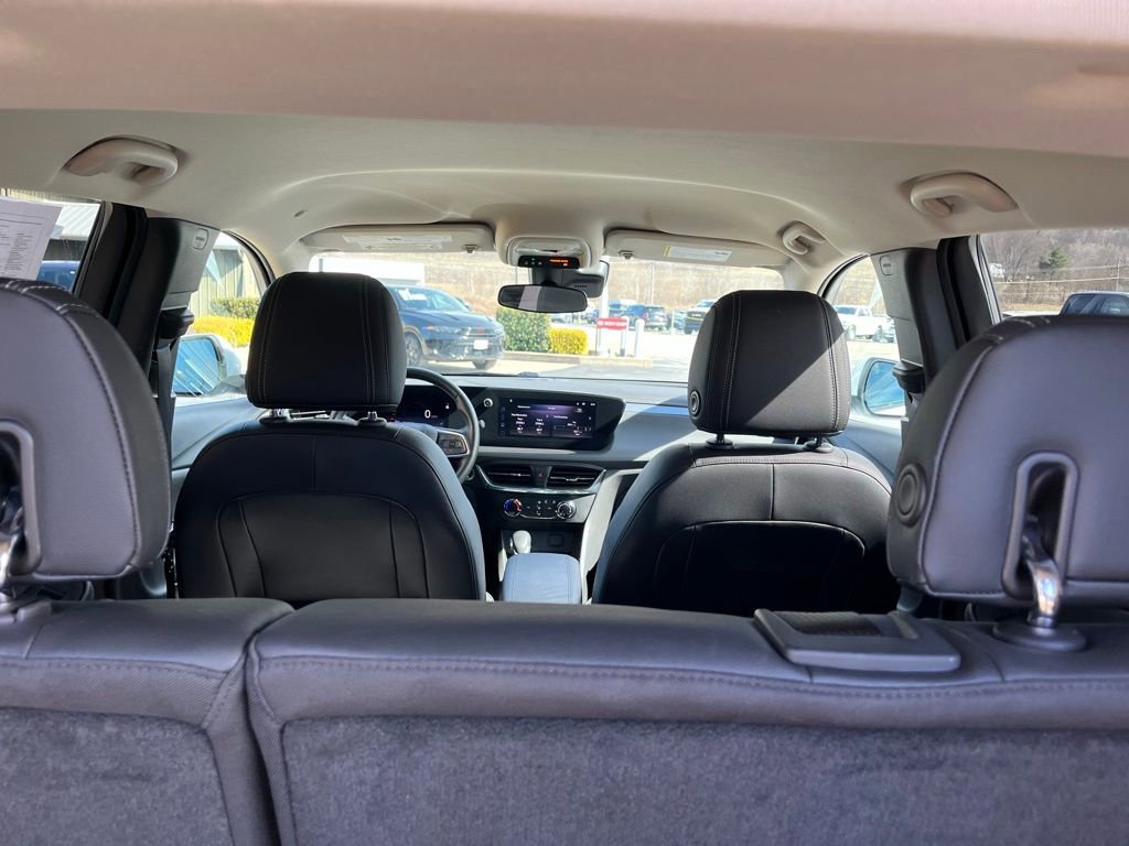 Used 2025 Buick Encore GX Preferred AWD/4WD image 27