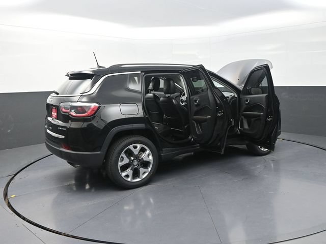 Used 2018 Jeep Compass Limited w/ Navigation Group AWD/4WD image 44