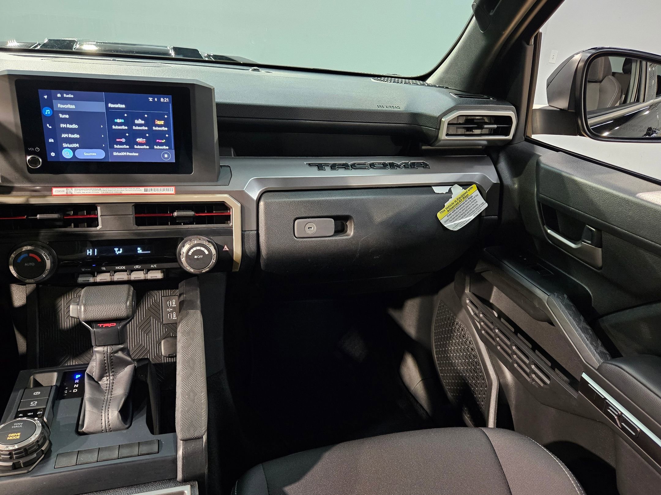 Used 2025 Toyota Tacoma TRD Sport image 11