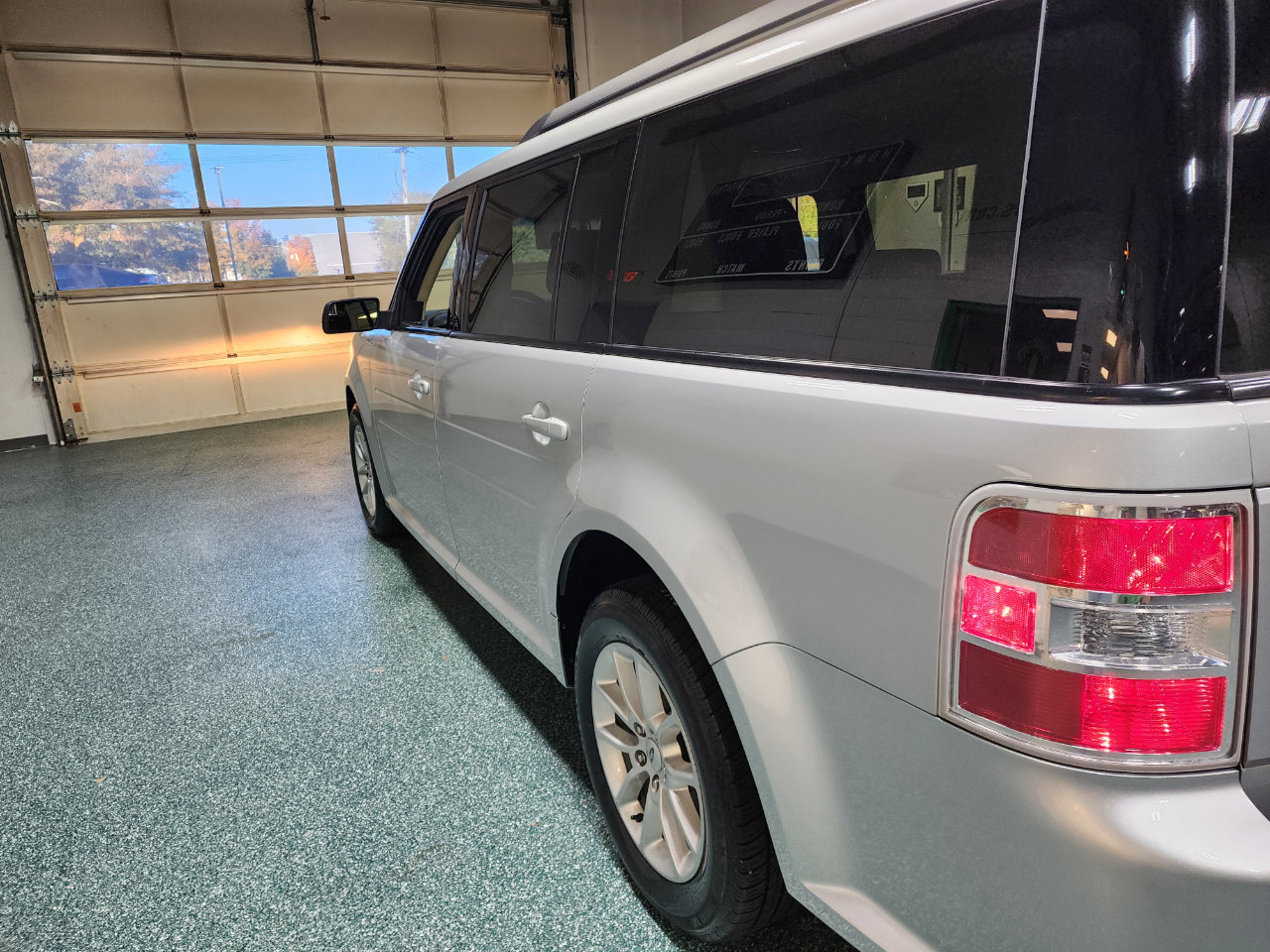 Used 2019 Ford Flex SE image 10