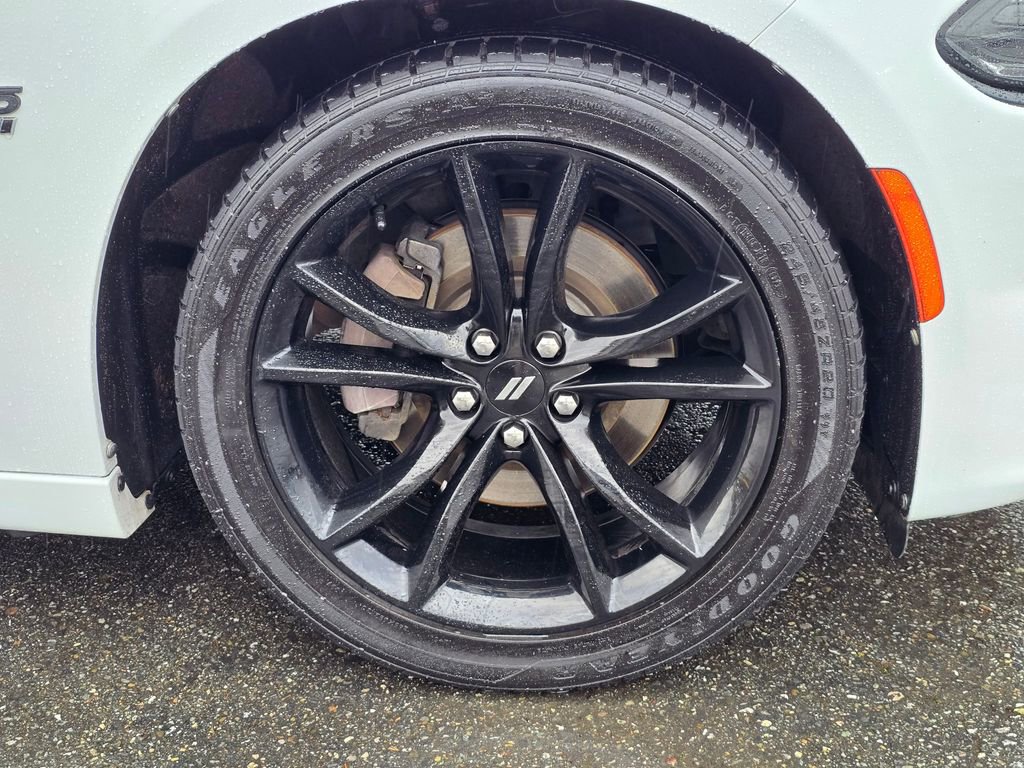 Used 2017 Dodge Charger R/T w/ Plus Group image 9