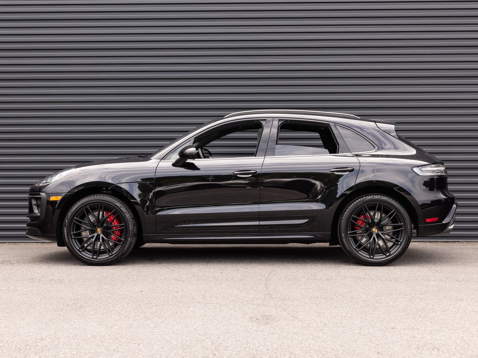 New 2026 Porsche Macan GTS AWD/4WD image 2