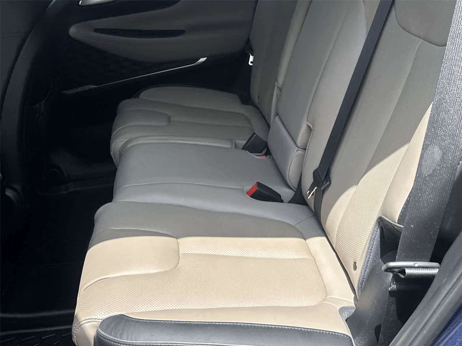 Used 2023 Hyundai Santa Fe Limited AWD/4WD image 16