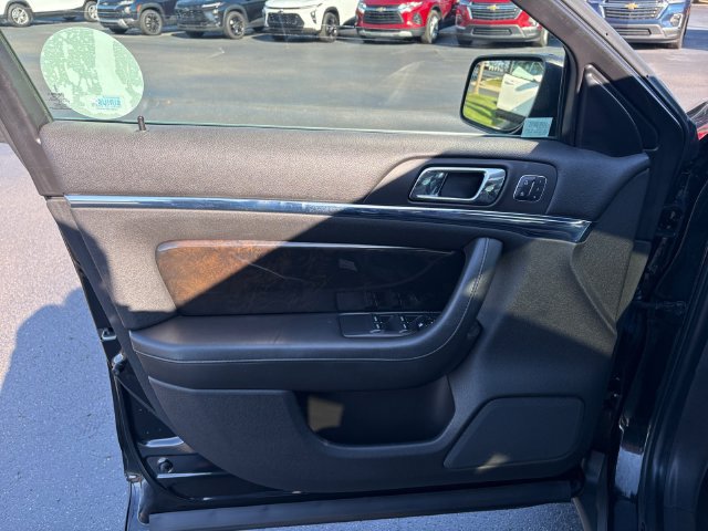 Used 2015 Lincoln MKS AWD w/ Equipment Group 101A image 17