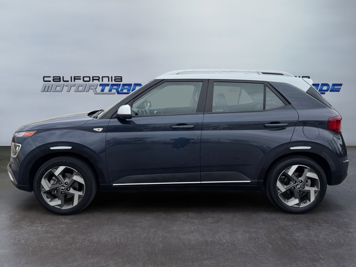 Used 2022 Hyundai Venue Limited image 8