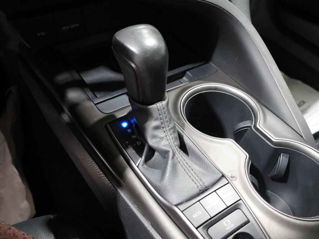 Used 2022 Toyota Camry SE AWD/4WD image 29