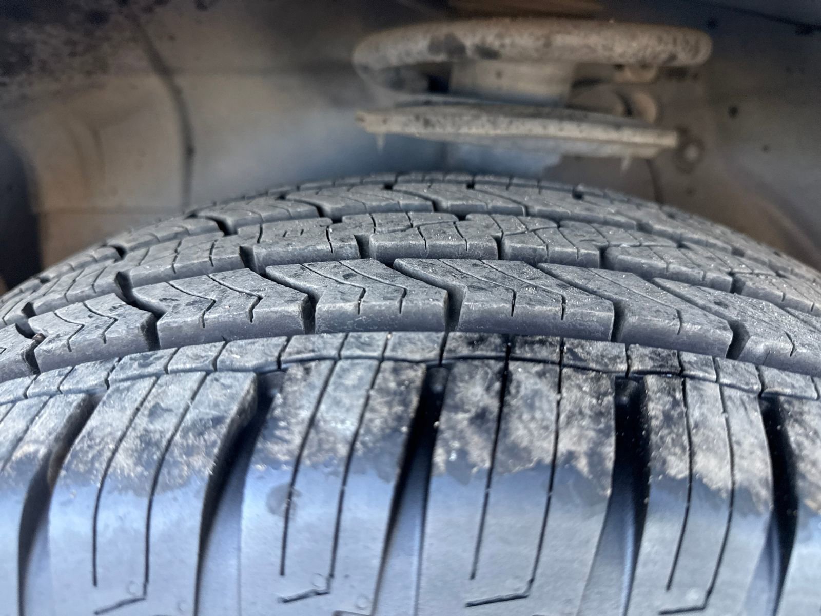 Used 2015 GMC Acadia SLE image 28