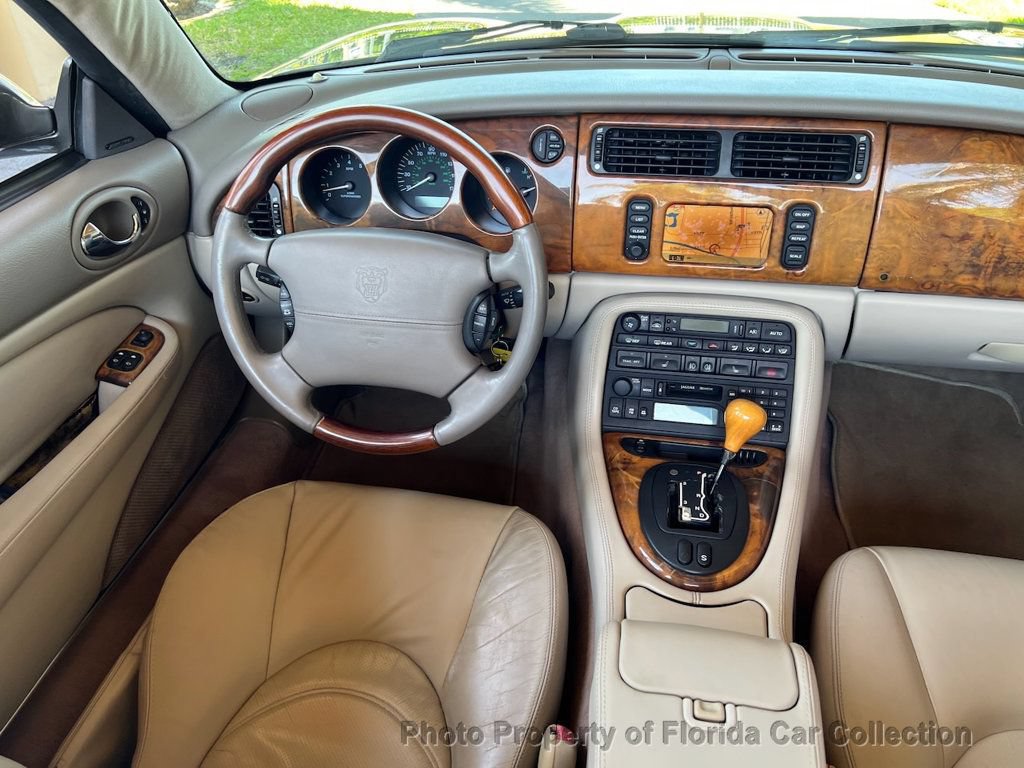 Used 2001 Jaguar XKR Convertible RWD image 7